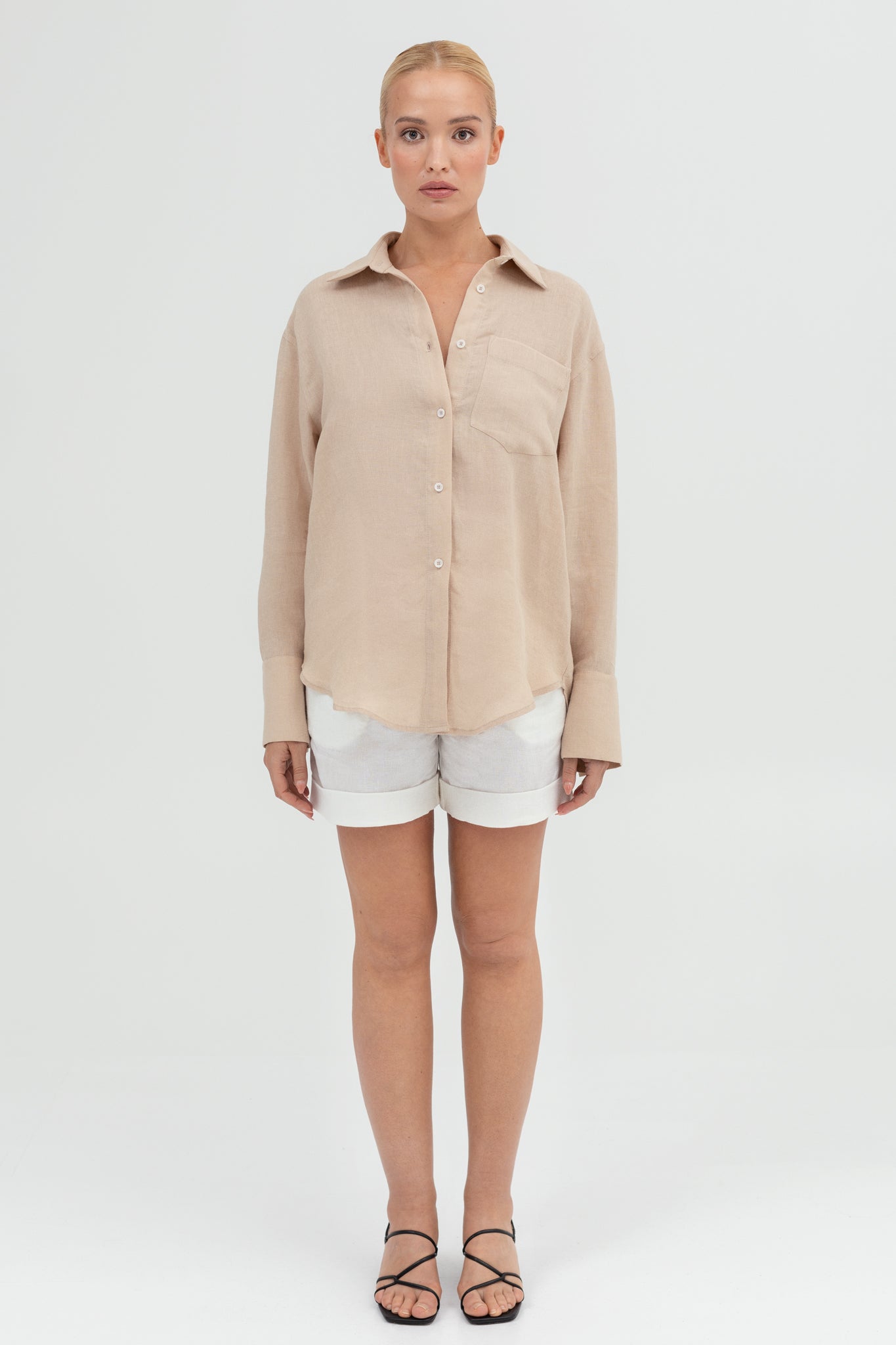 SUNMOR beige linen oversized shirt and white linen relaxed shorts for women