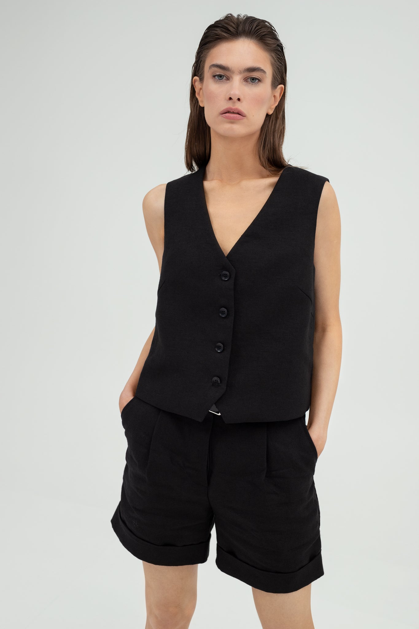 SUNMOR black linen relaxed shorts and black linen boxy vest for women