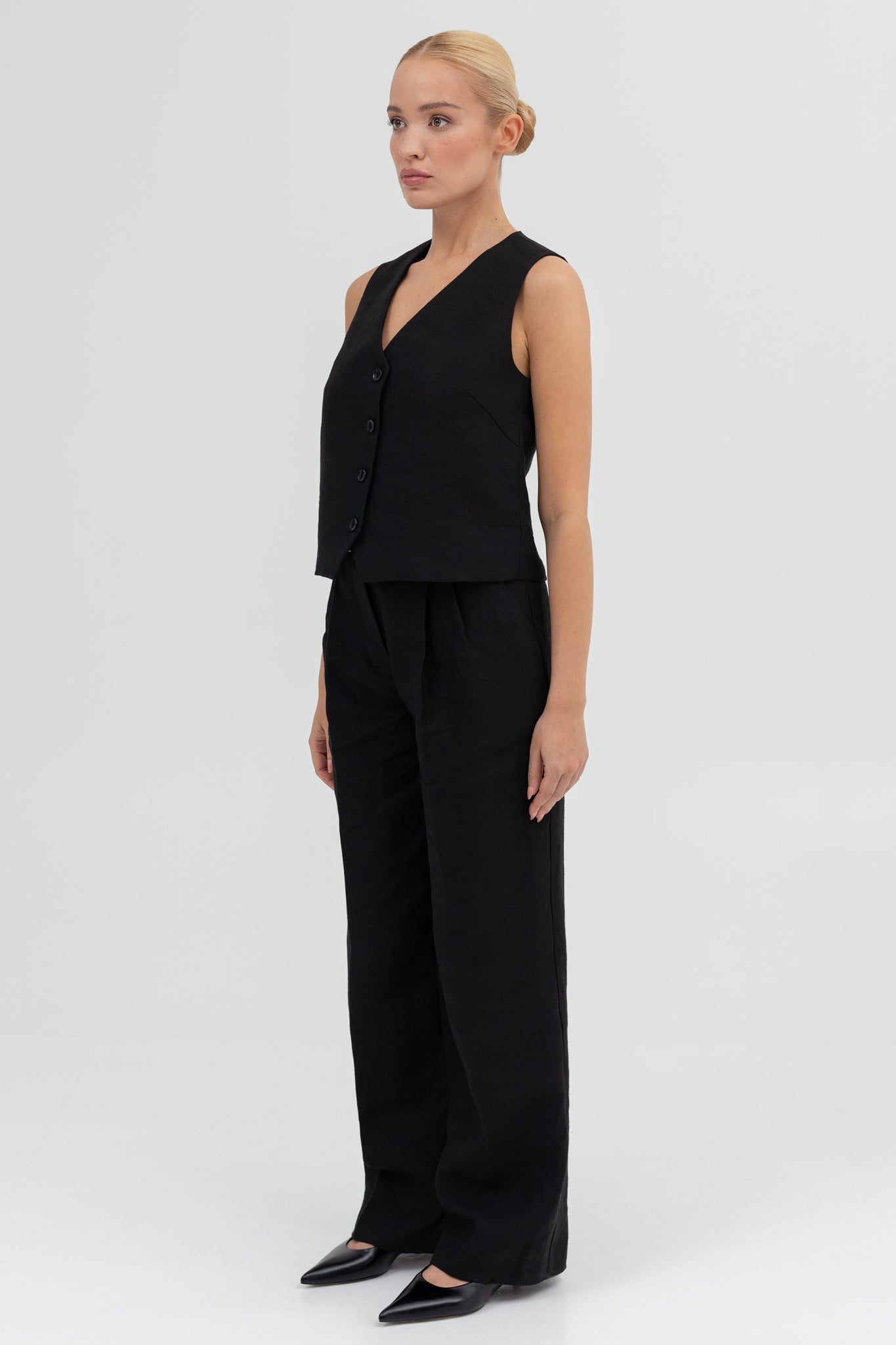 SUNMOR black linen boxy overized vest and linen relaxed fit pants for women