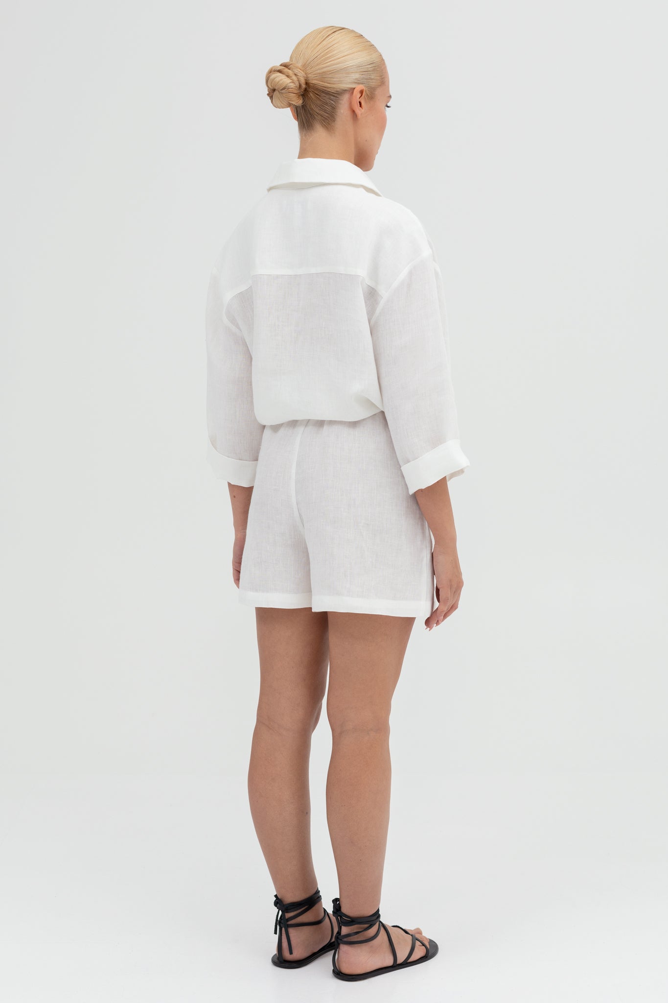 SUNMOR white linen oversized shorts and white linen oversized shirt for women