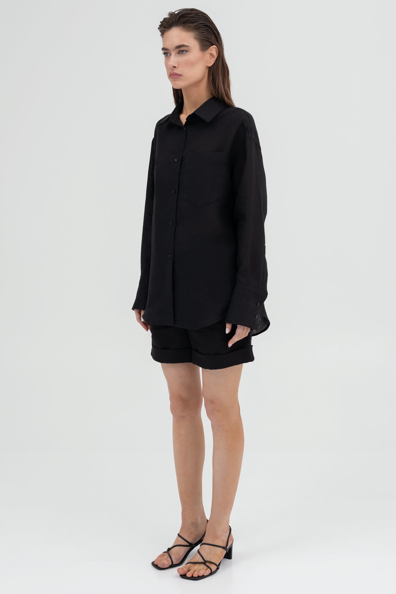 SUNMOR black linen shirt and black linen relaxed shorts for women