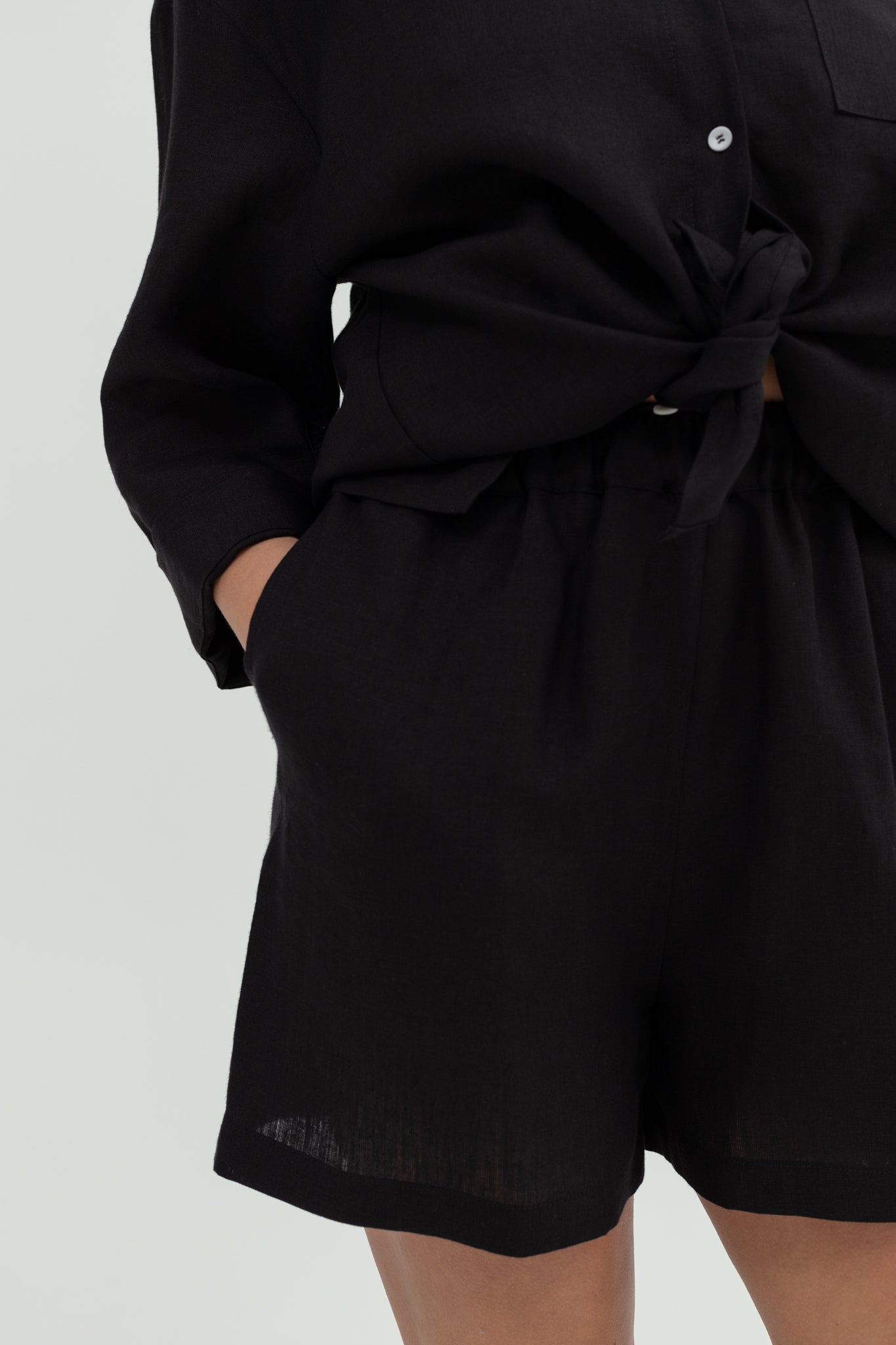 SUNMOR black linen oversized shorts for women