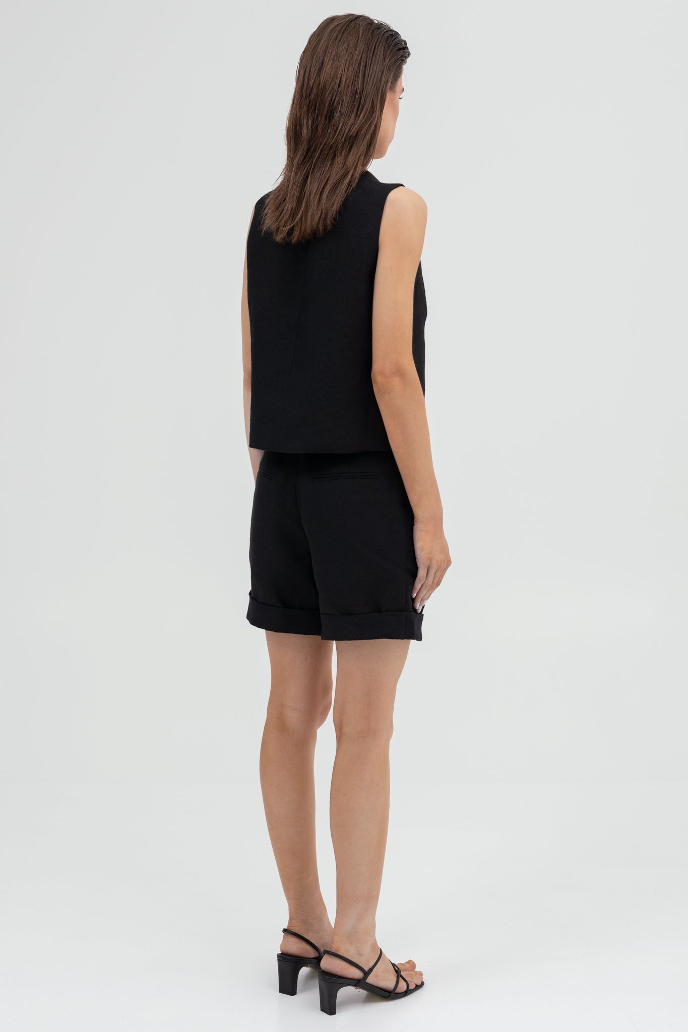 SUNMOR black linen relaxed shorts and black linen boxy vest for women