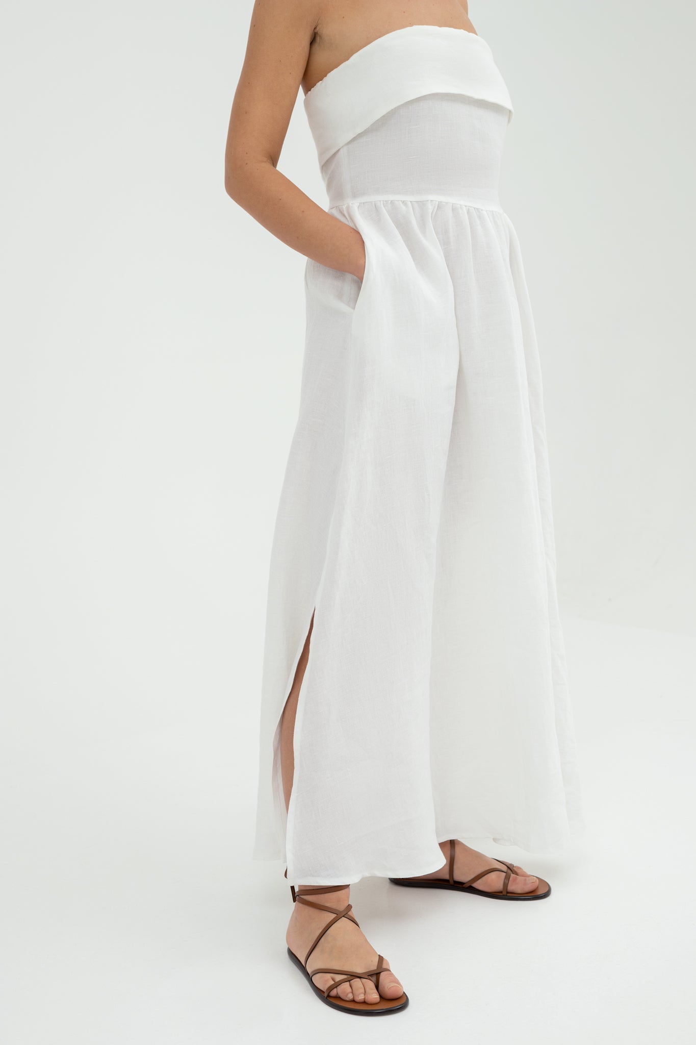 SUNMOR white linen attachable strap  maxi dress for woman