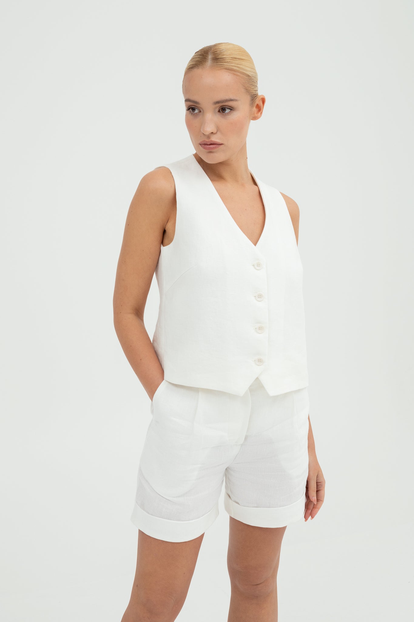 SUNMOR white linen relaxed shorts and white linen boxy oversized vest for women