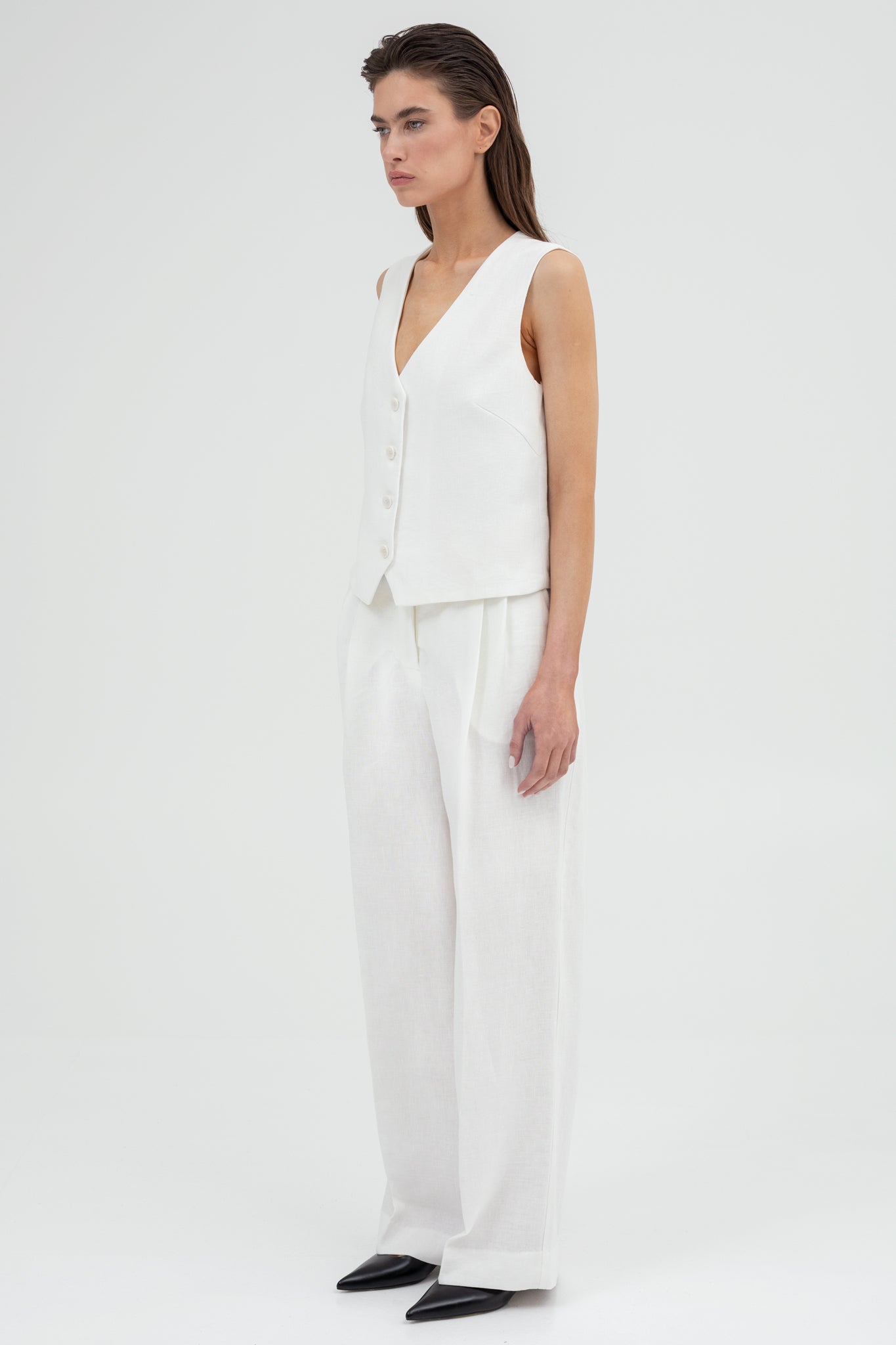 SUNMOR white linen boxy overized vest and linen relaxed fit pants for women