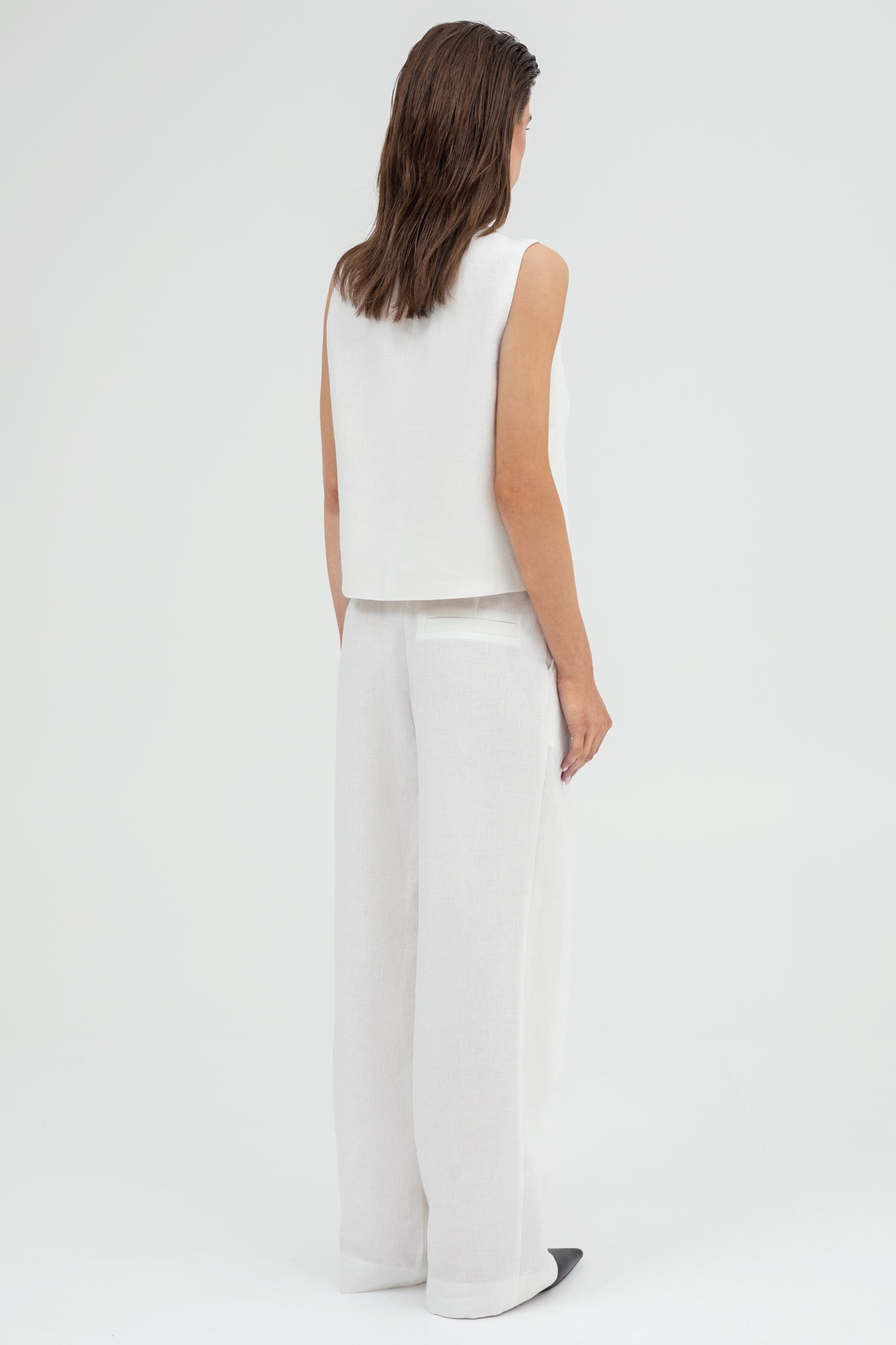 SUNMOR white linen boxy overized vest and linen relaxed fit pants for women